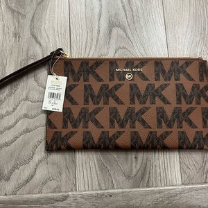 Michael Kors Clutch